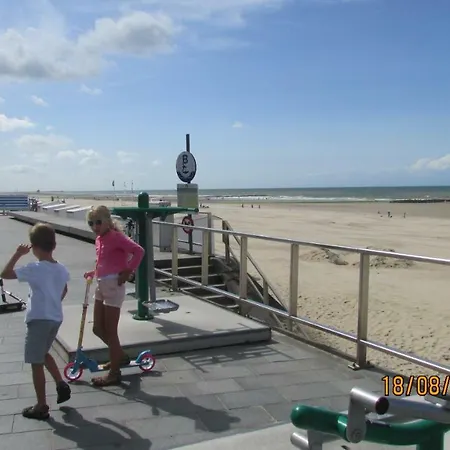 Toplocatie Frontal Sea View Διαμέρισμα Middelkerke
